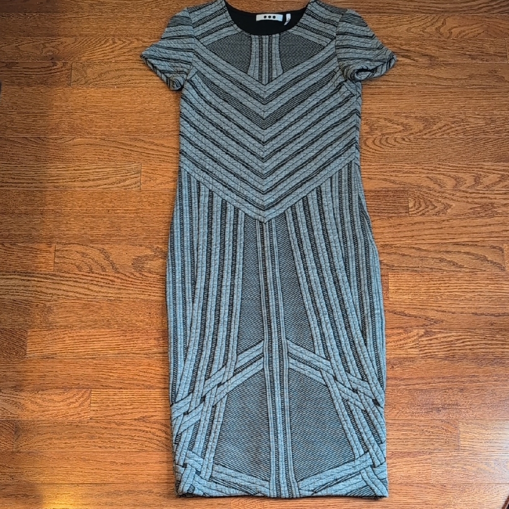 Three Dots Geometric Knit Midi Body Con Dress in Black and Gray